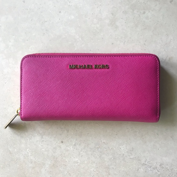 Michael Kors Handbags - Michael Kors Large Jet Set Hot Pink/Fuchsia Wallet